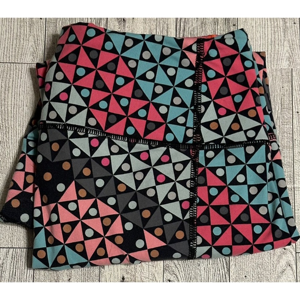 VSX Victoria's Secret Knockout Capri Leggings Pink Blue Geometric Dot Medium